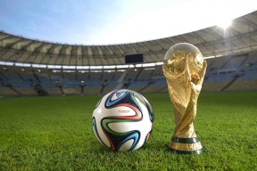 九游网-伯恩茅斯逆转埃弗顿，保级大战再添悬念，伯恩茅斯主帅